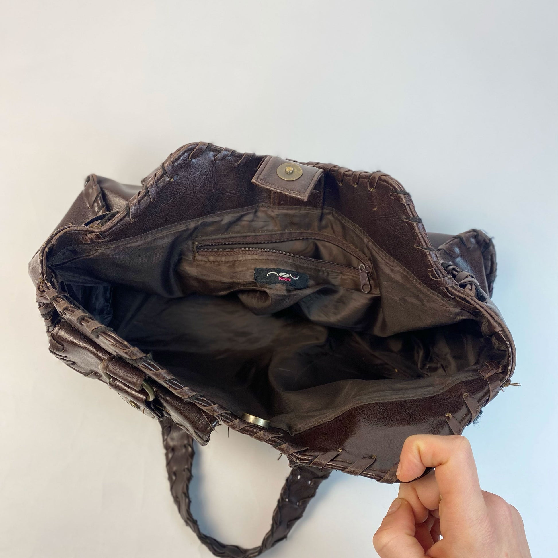 00's silverado Style Shoulder Bag in Brown 