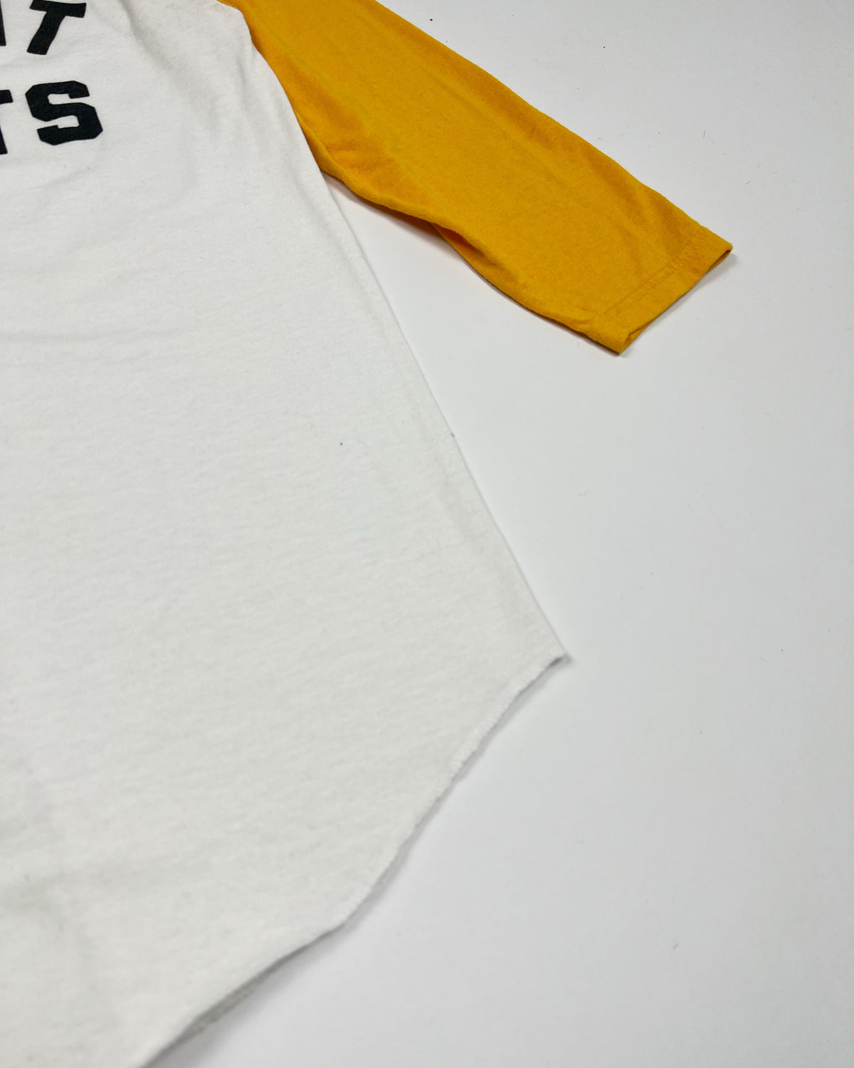 00's Raglan Baseball 3/4 Sleeve TShirt in White / Yellow - S