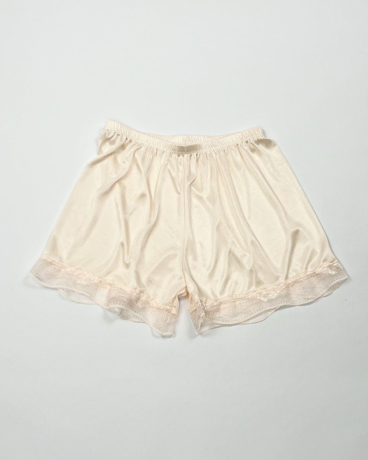00's Slip Shorts with Lace Hem in Nude - S