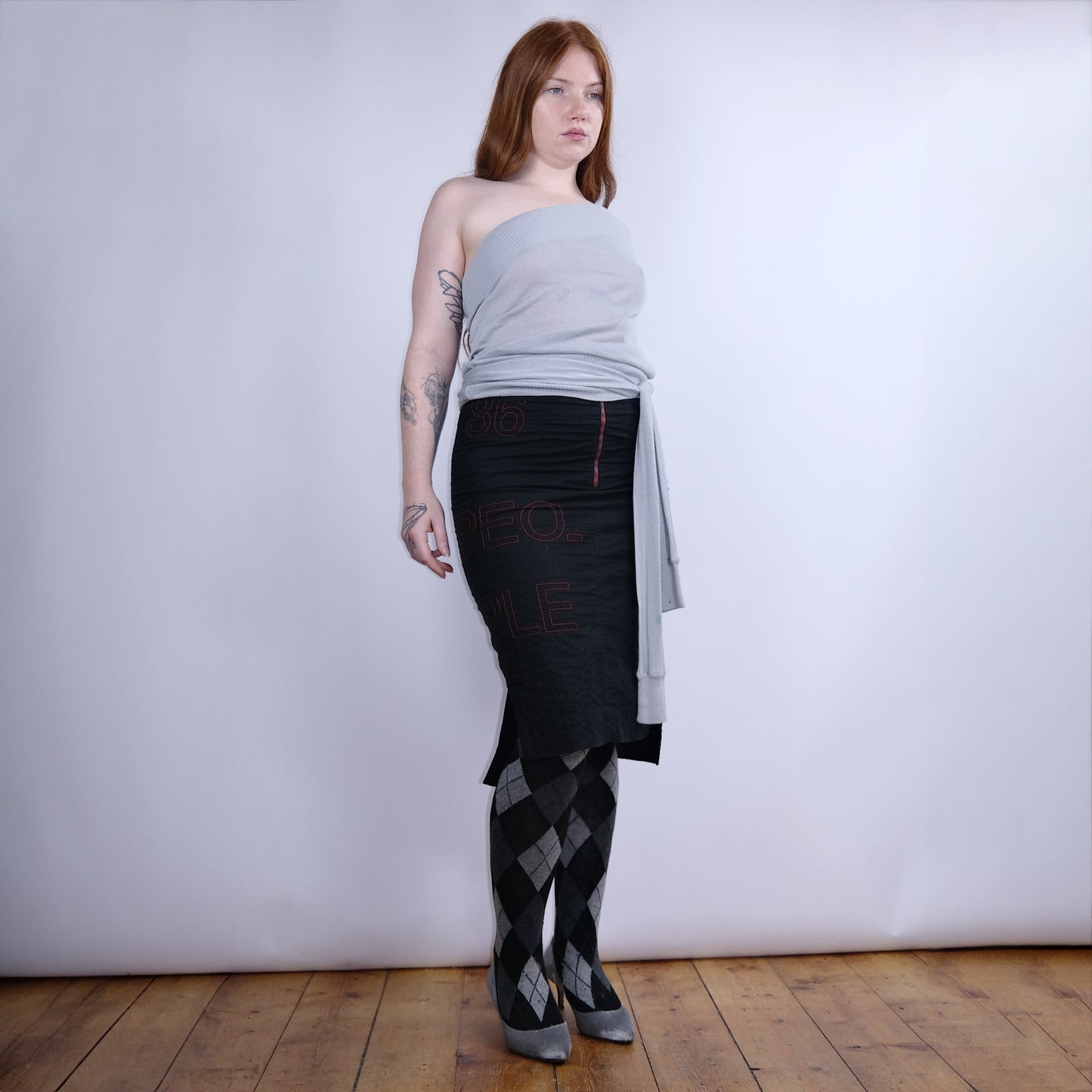 00's Cop Copine Pencil Skirt with Red Embroidered Detailing in Black - W31