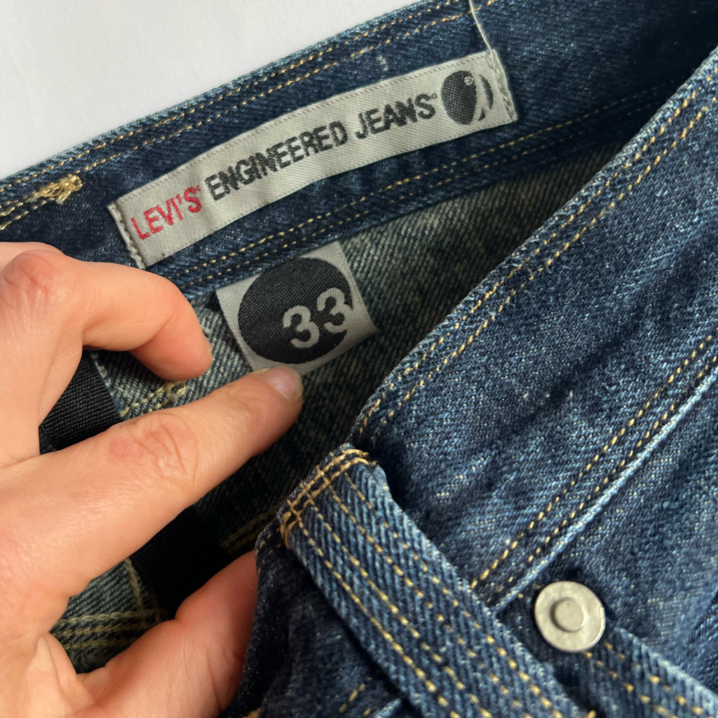 Vintage Levis Engineered Twisted Seam Jeans - W33