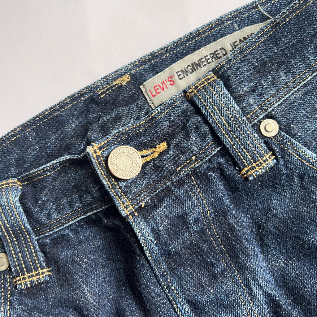 Vintage Levis Engineered Twisted Seam Jeans - W33