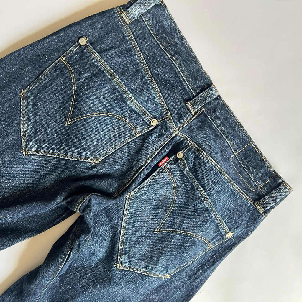 Vintage Levis Engineered Twisted Seam Jeans - W33