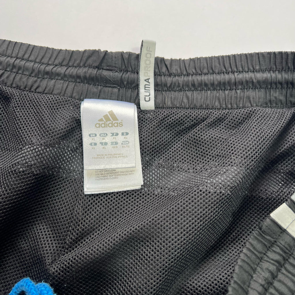 00's Adidas Capri Pants with Stripe Detail in Black & Grey