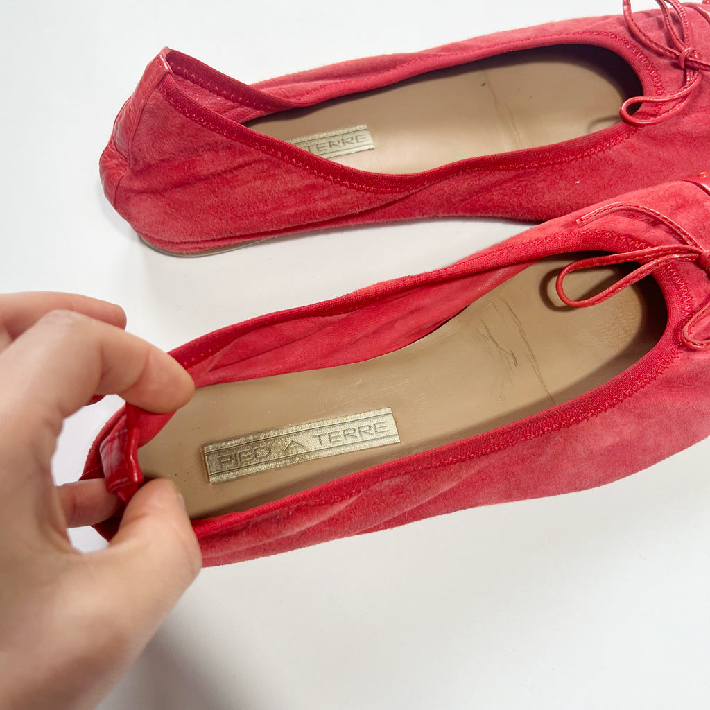 00's Suede & Leather Red Ballet Flats with Studded Detailing - UK 6