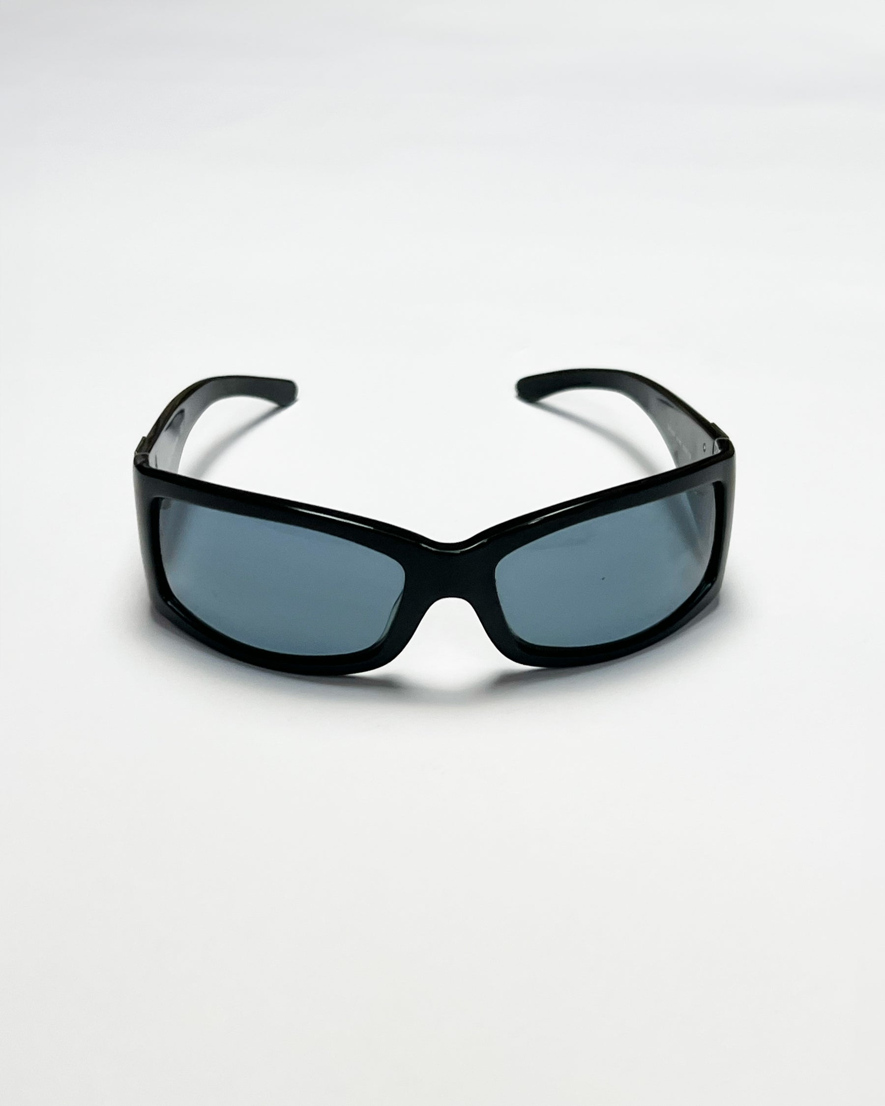 00's Dolce & Gabbana wrap-around sunglasses in Black
