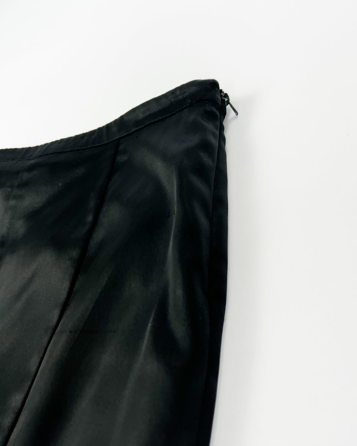 00's Satin Fishtail Pencil Skirt in Black - S