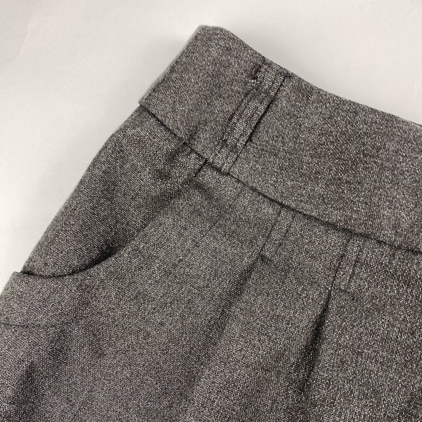 00's Metallic Lowrise Tailored Shorts in Silver - W31"