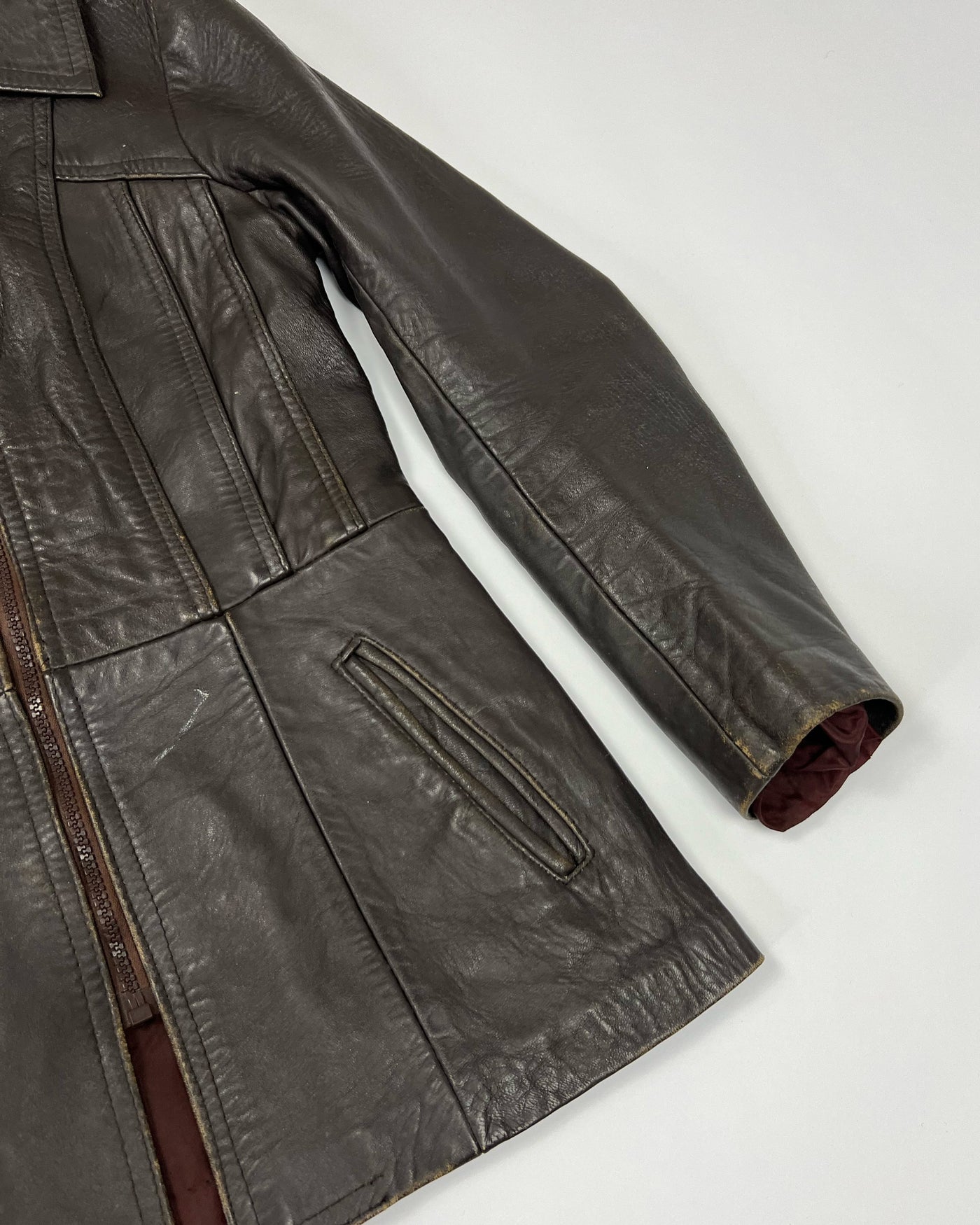 70's Fitted Leather Jacket with Peplum Hem in Brown - Ms