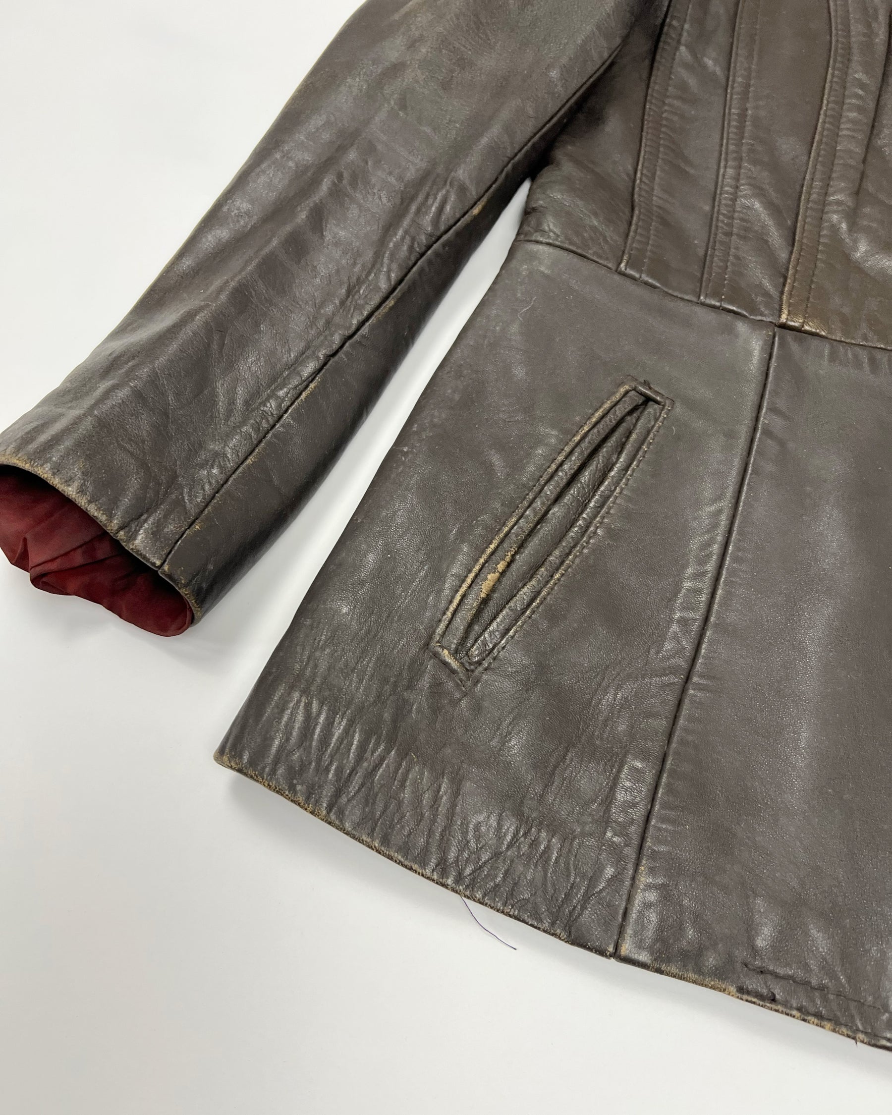 70's Fitted Leather Jacket with Peplum Hem in Brown - Ms