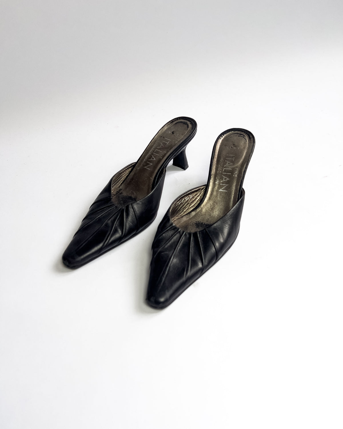 00's Italian Leather Kitten Heels with Pointed Toe in Black - UK 4