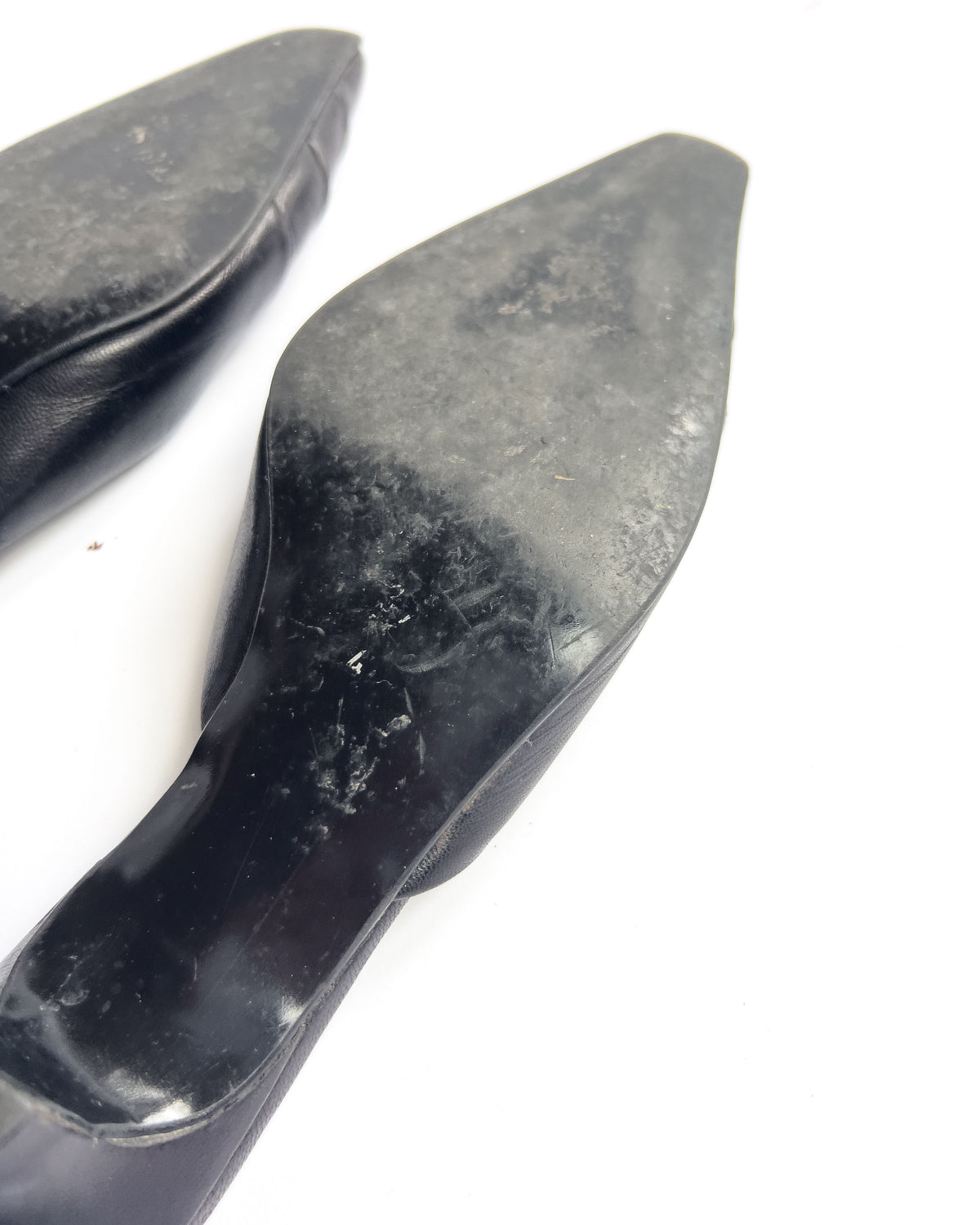 00's Italian Leather Kitten Heels with Pointed Toe in Black - UK 4