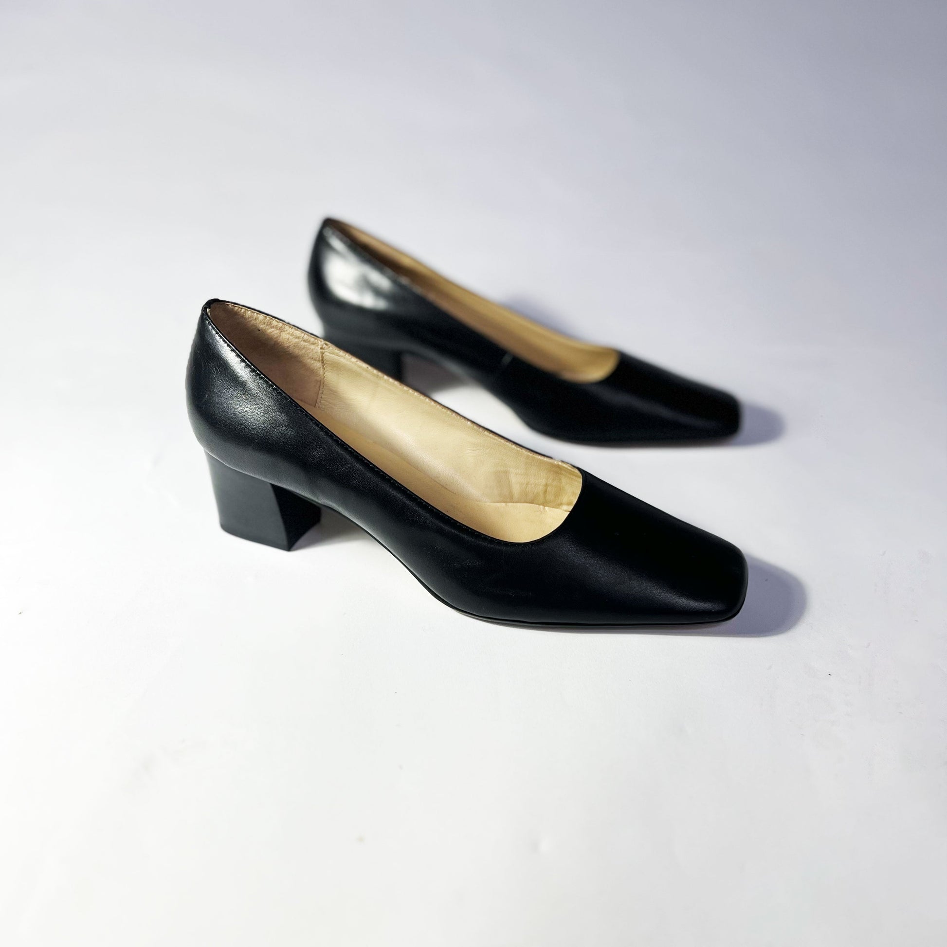 Vintage Cavella Kitten Heel Pumps in Black Leather - UK 5 