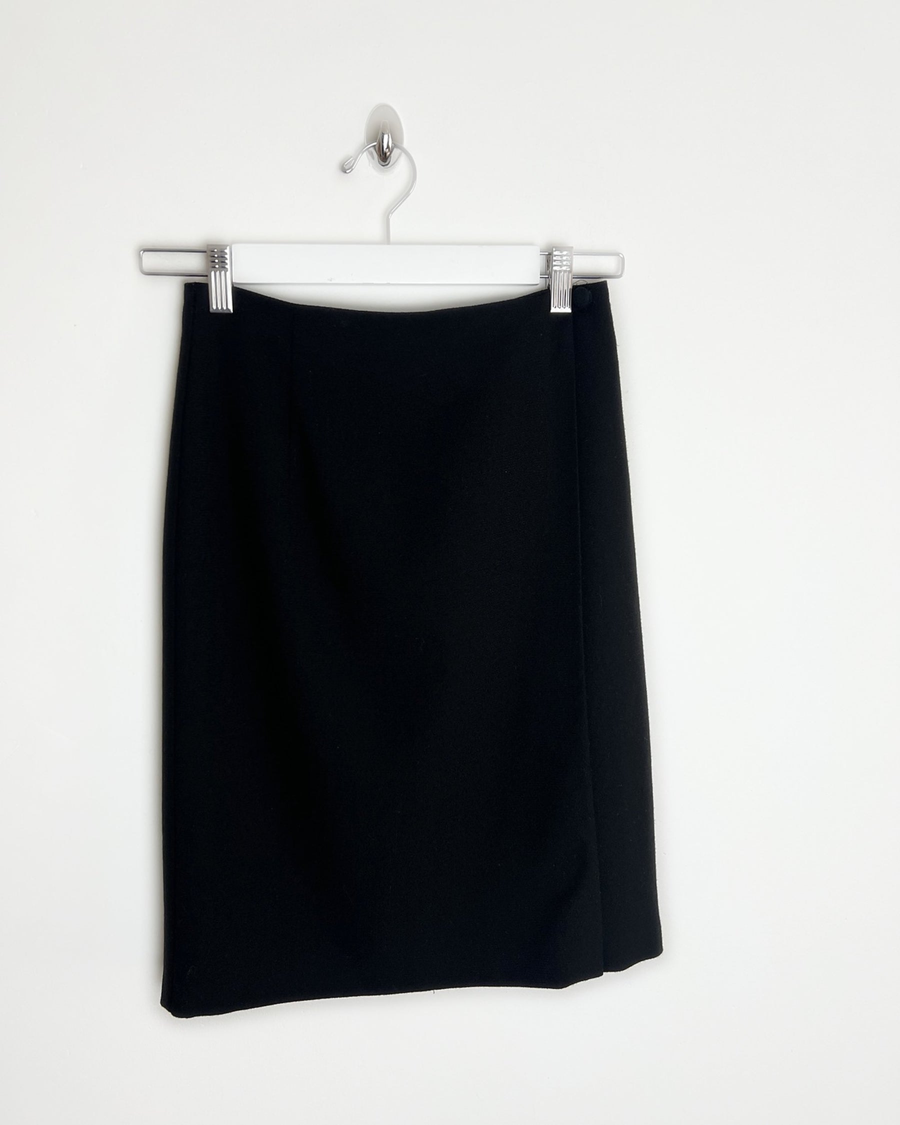90's Black Wrap Knee Length Skirt in Black - XS