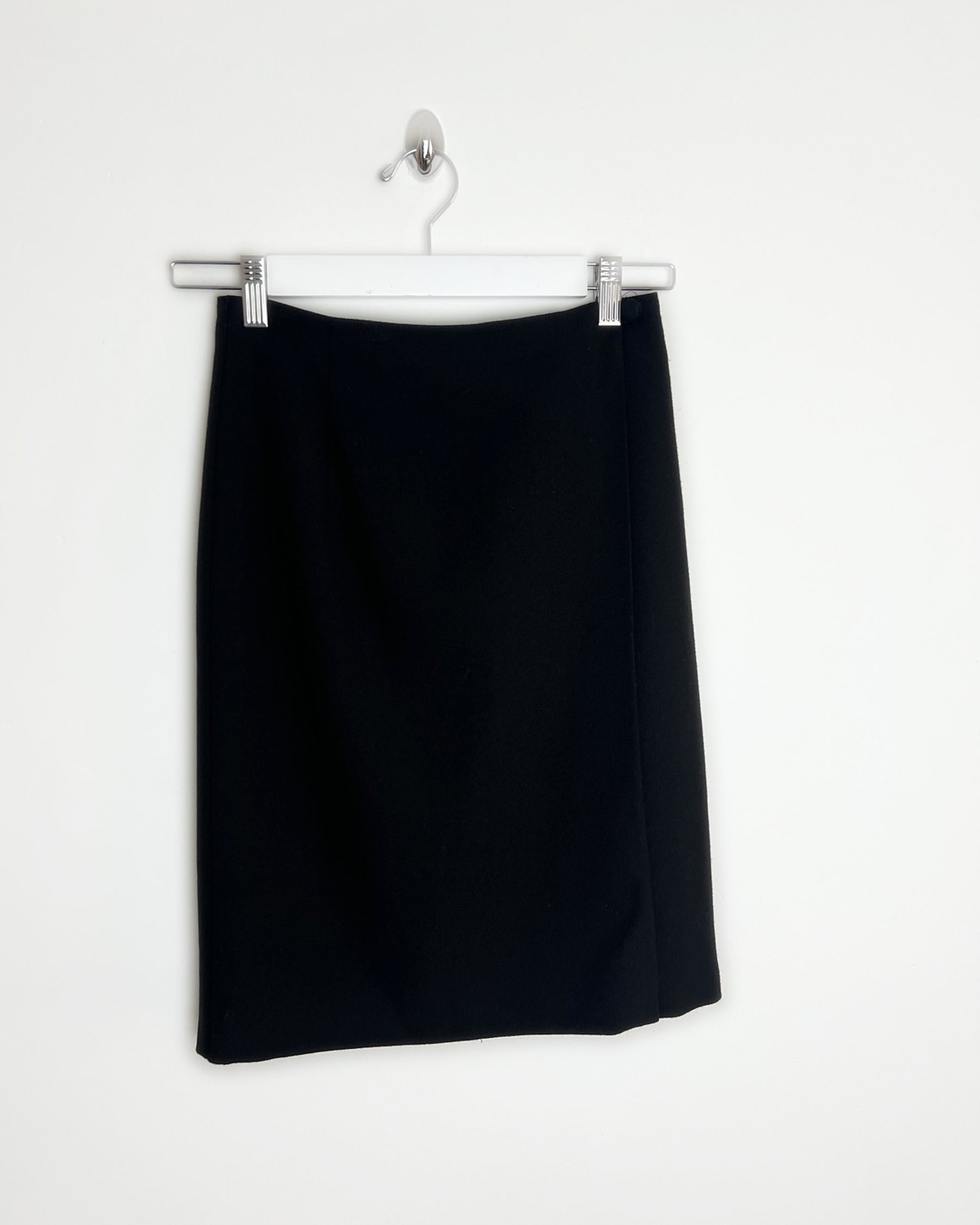 90's Black Wrap Knee Length Skirt in Black - XS