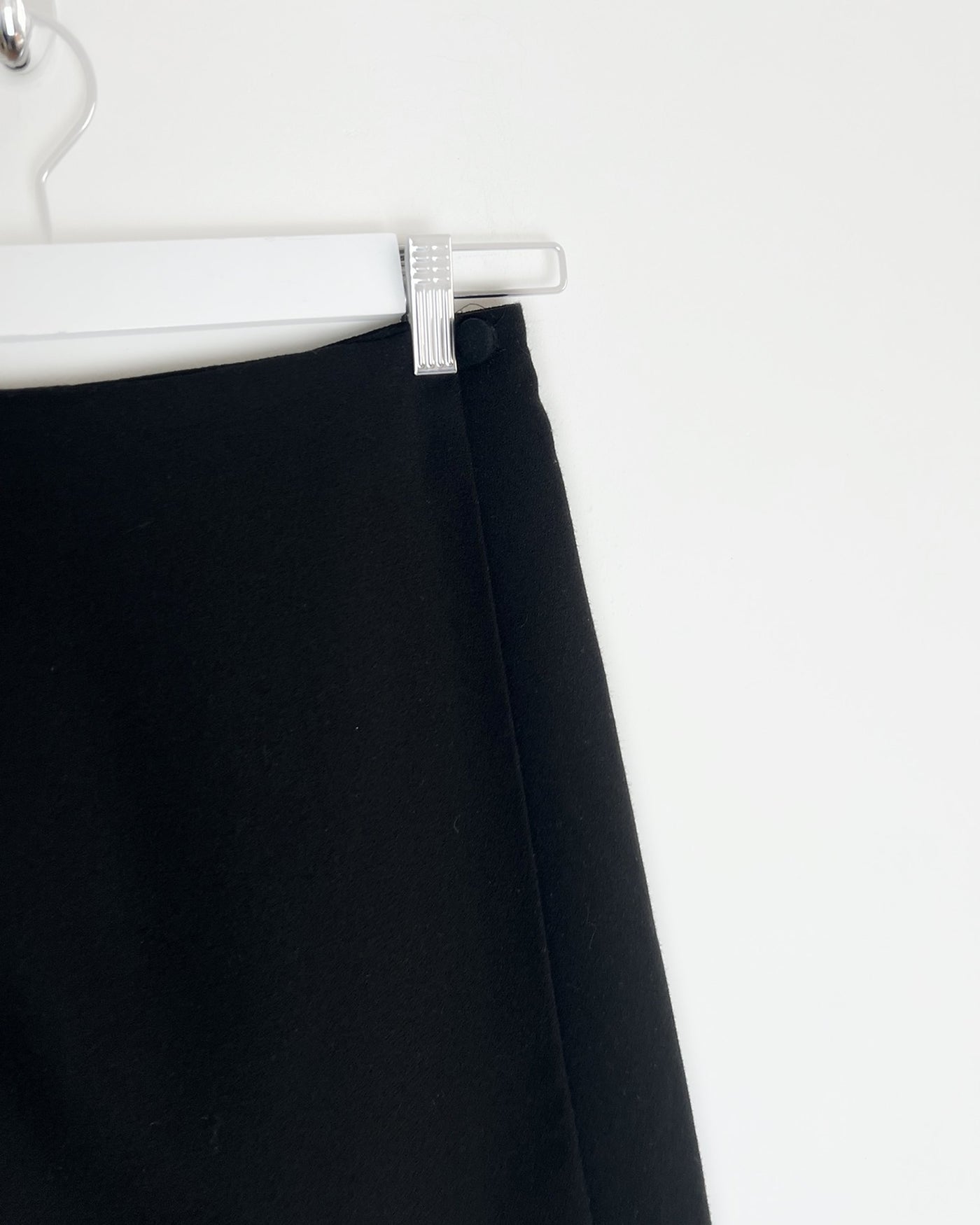 90's Black Wrap Knee Length Skirt in Black - XS