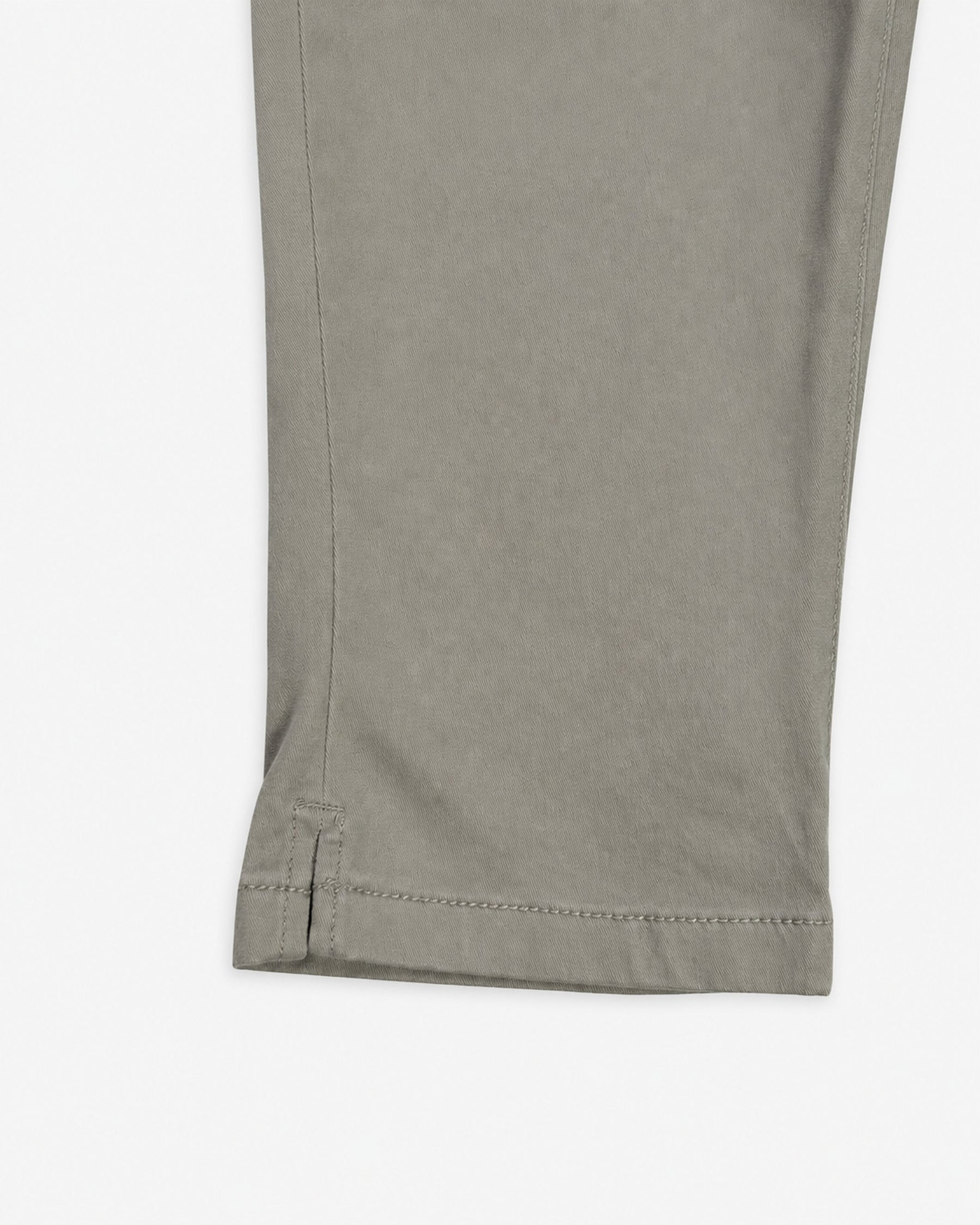 00's Mid Rise Capri Pants in Biege - W30