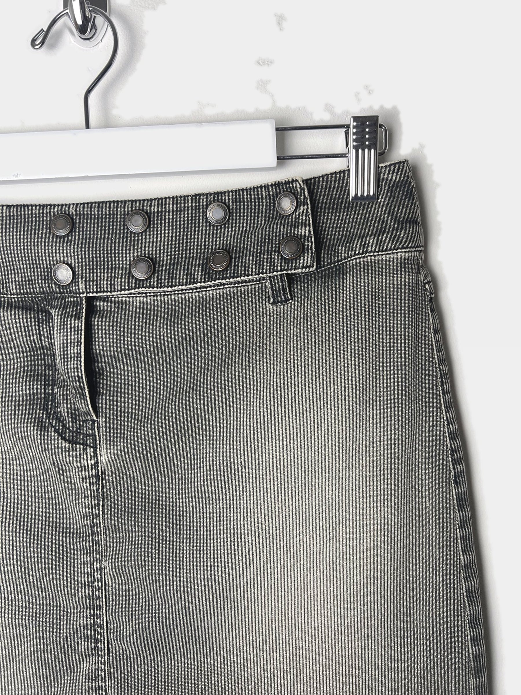 00's Denim Midi Skirt with Popper Waist Belt in Faded Grey - W32
