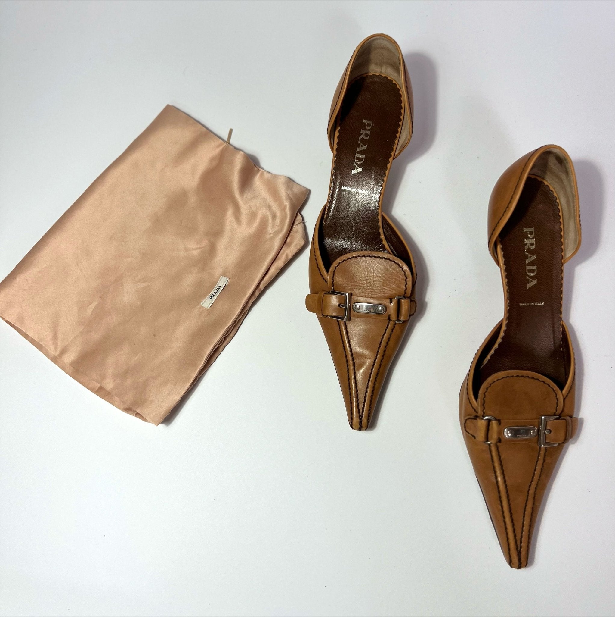 靴 Prada lace up kitten heel pointed toe 47B6B8D8-1EB1-484B-8138-