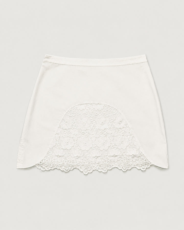 00's Chloé Lace Mini Skirt in White - W33
